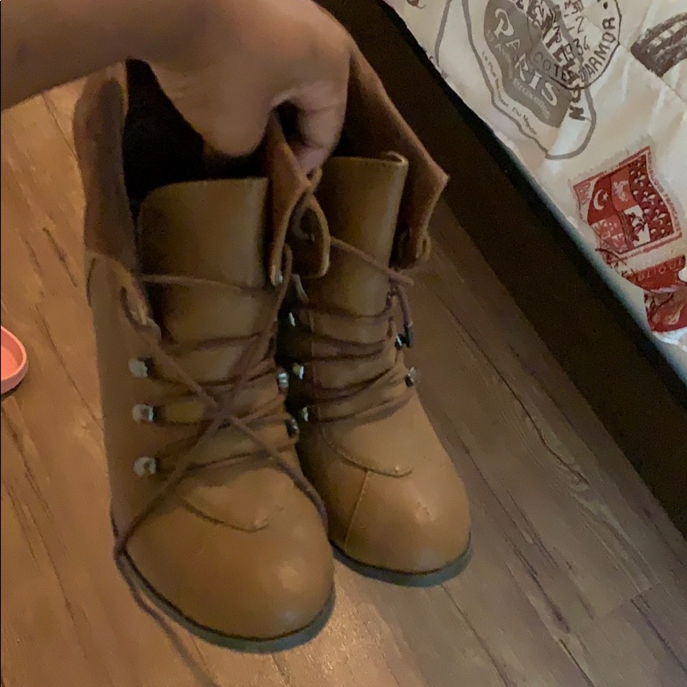 Boots - Picture 2 of 4